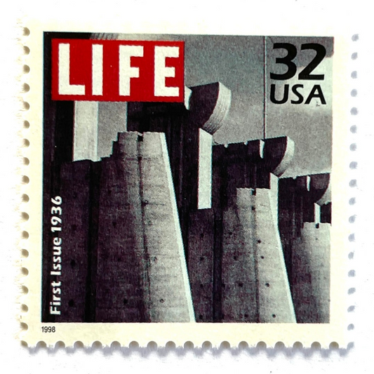 Image of 1998 Celebrate the Century — 1930s 1st Issue Life Magazine 32 cent stamps. Scott #3185c. Stamp themes: Life Magazine, Architecture, First Magazine Cover, 1936. Black and white postage stamp.