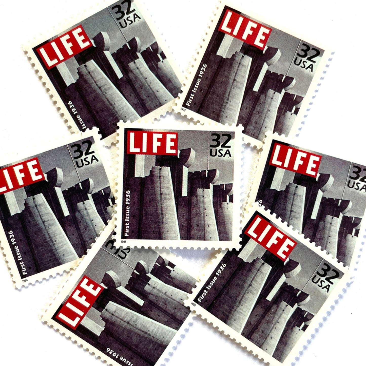 Image of 1998 Celebrate the Century — 1930s 1st Issue Life Magazine 32 cent stamps. Scott #3185c. Stamp themes: Life Magazine, Architecture, First Magazine Cover, 1936. Black and white postage stamp.